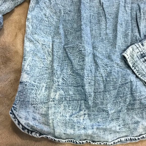 Small Manguun Teens Acid Wash Button Down - Picture 6 of 11